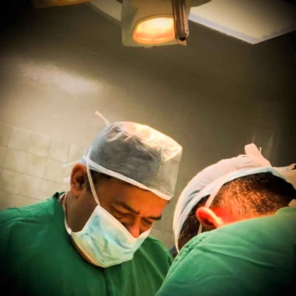 Equipo médico en Clínicas Médicas Integradas Santa Tecla