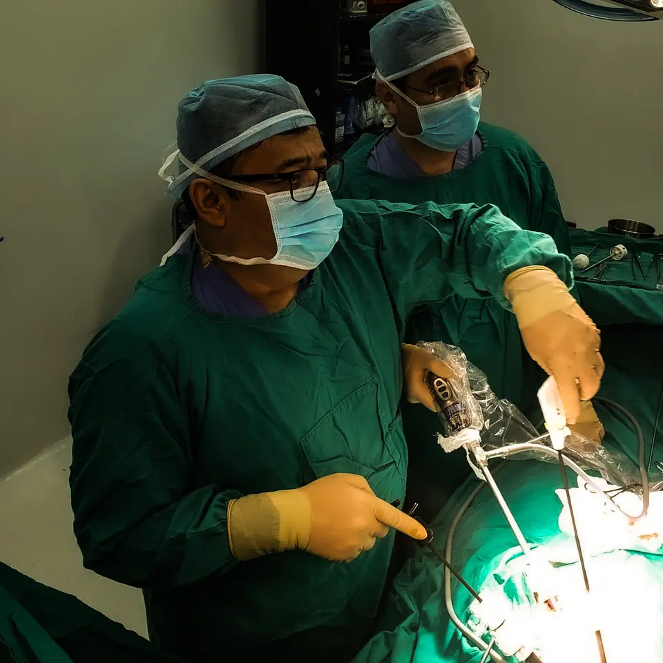 Cirugía laparoscópica mínimamente invasiva